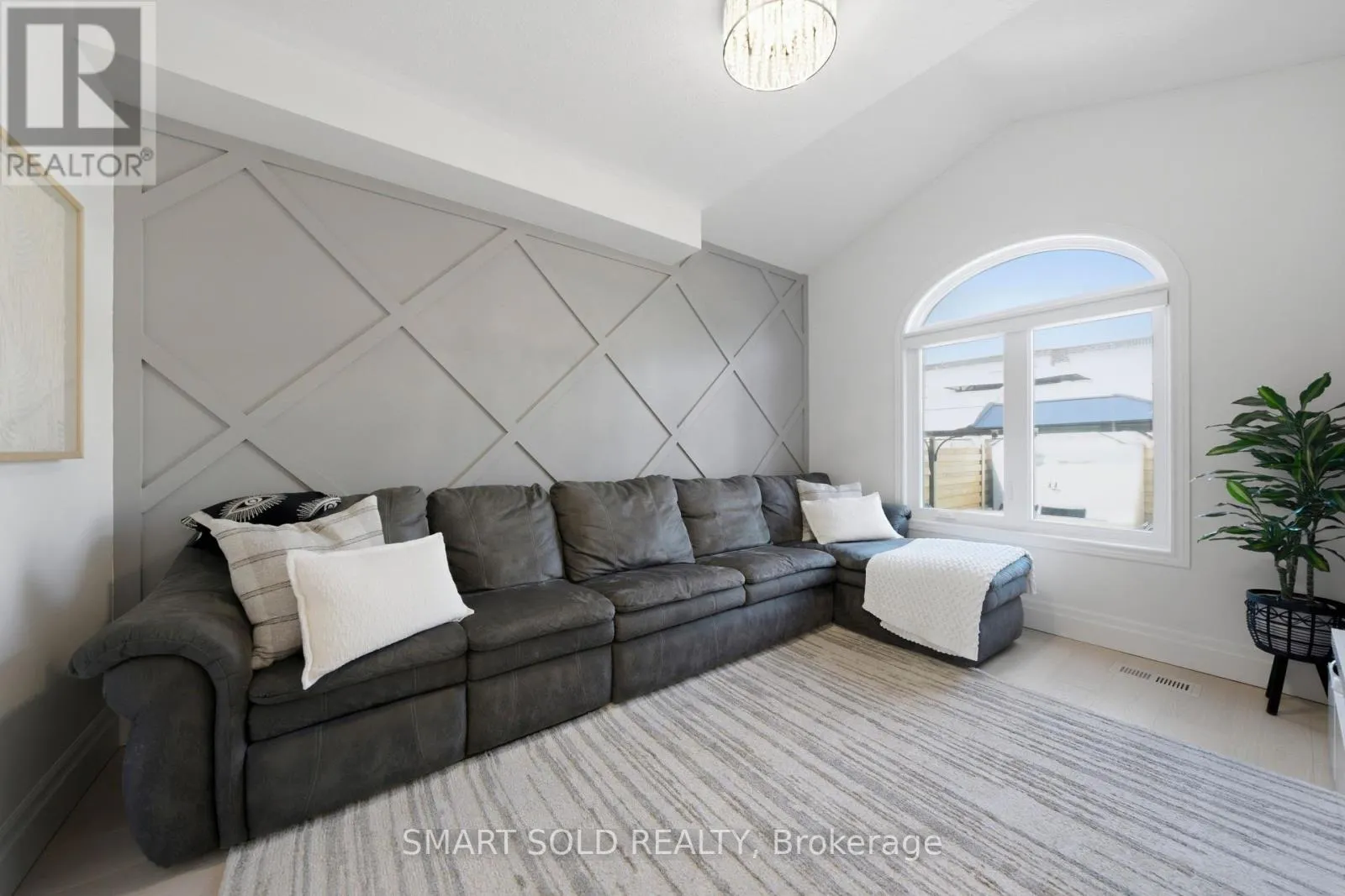 24 ANDES CRESCENT