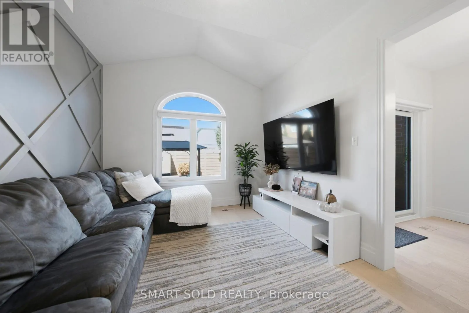 24 ANDES CRESCENT