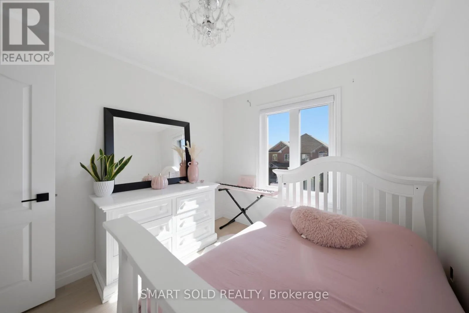 24 ANDES CRESCENT