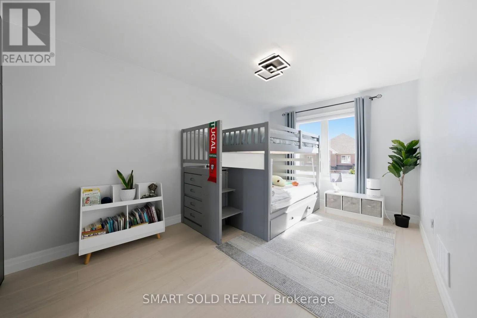 24 ANDES CRESCENT