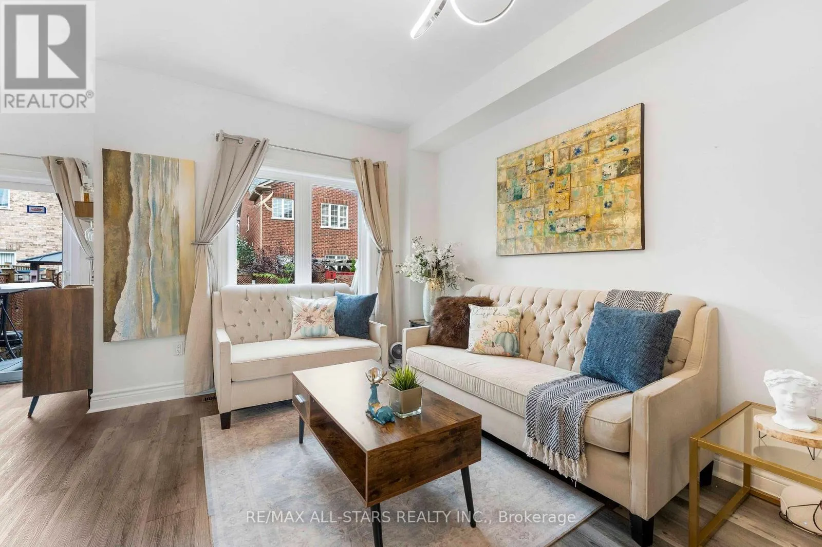 93 ARCO CIRCLE