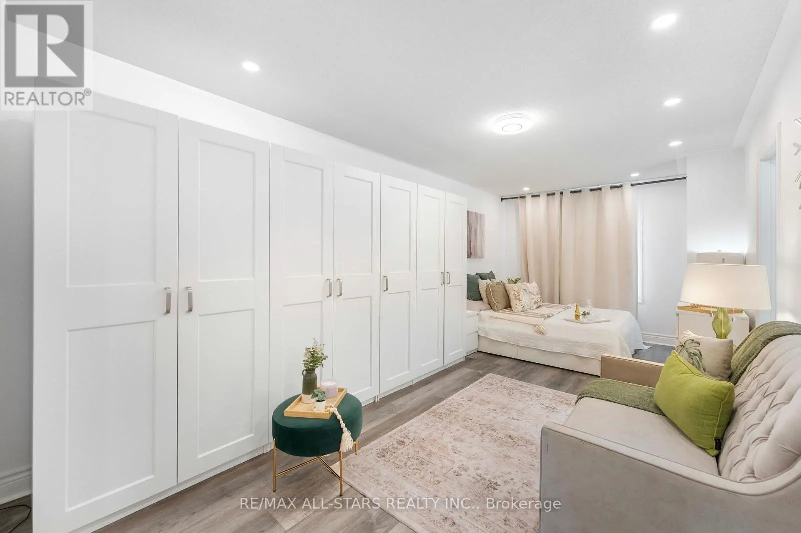 93 ARCO CIRCLE