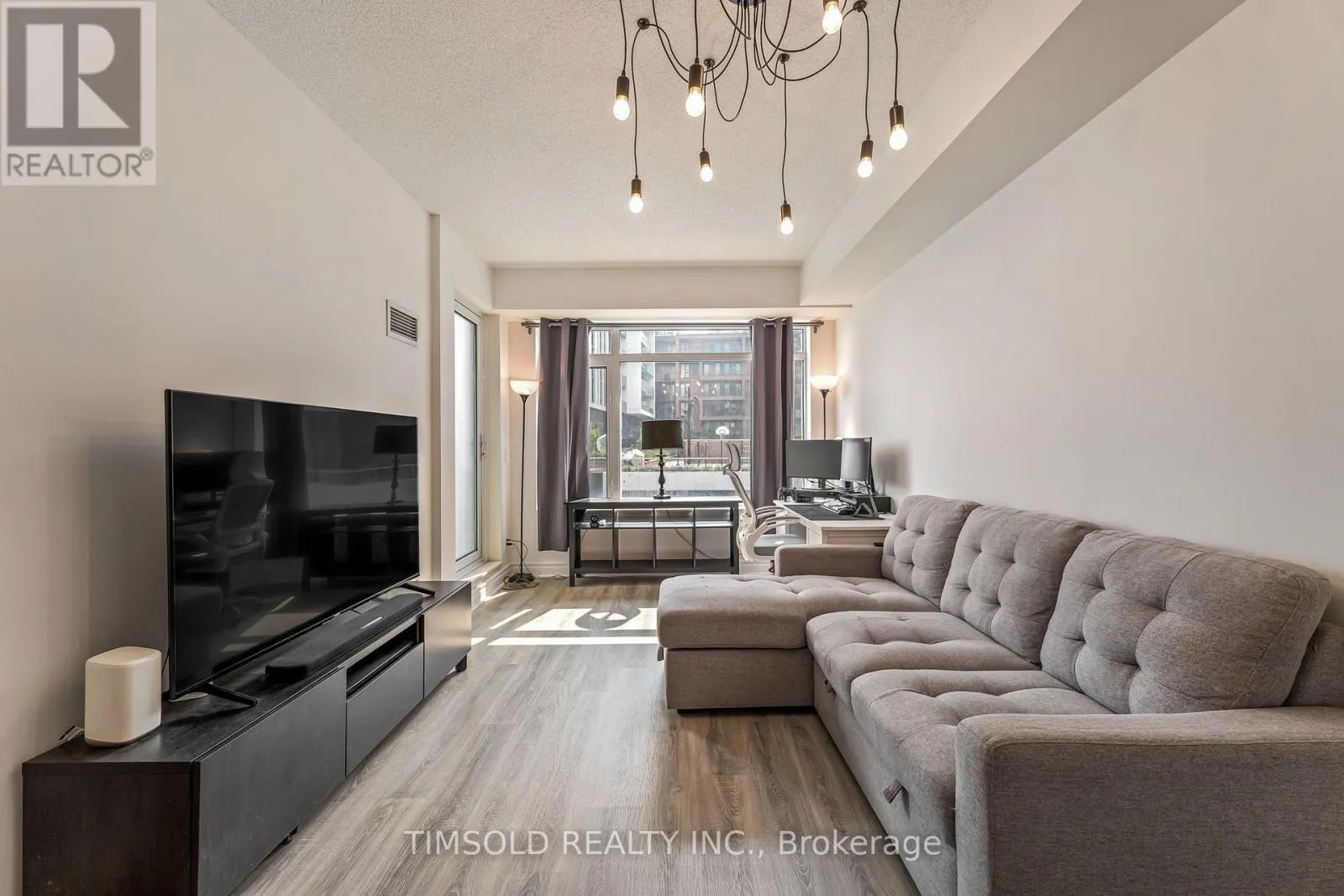 411 - 8130 BIRCHMOUNT ROAD
