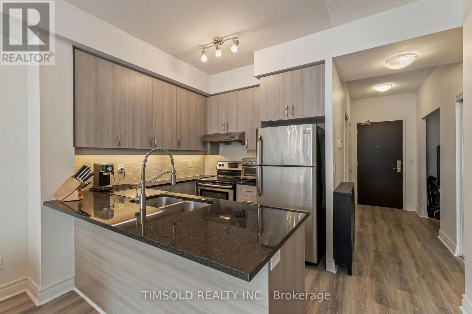 411 - 8130 BIRCHMOUNT ROAD