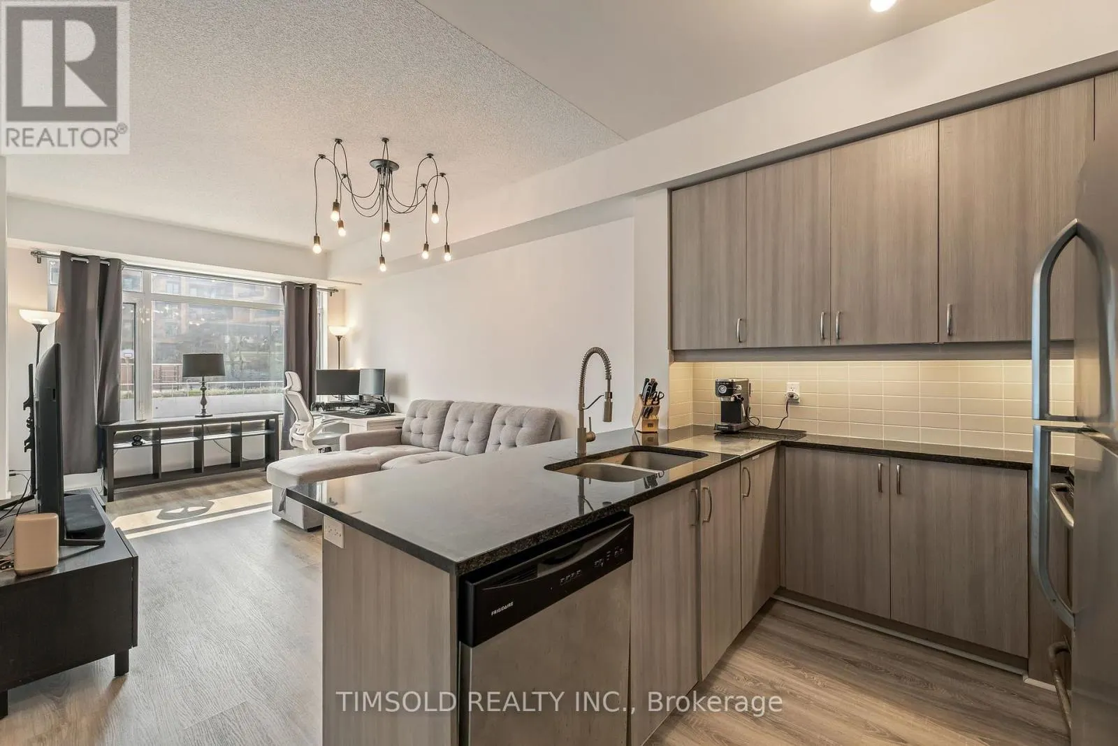 411 - 8130 BIRCHMOUNT ROAD
