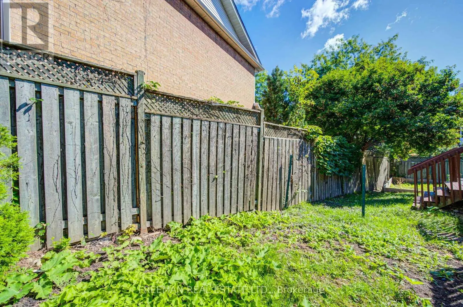 107 BROWNSTONE CIRCLE