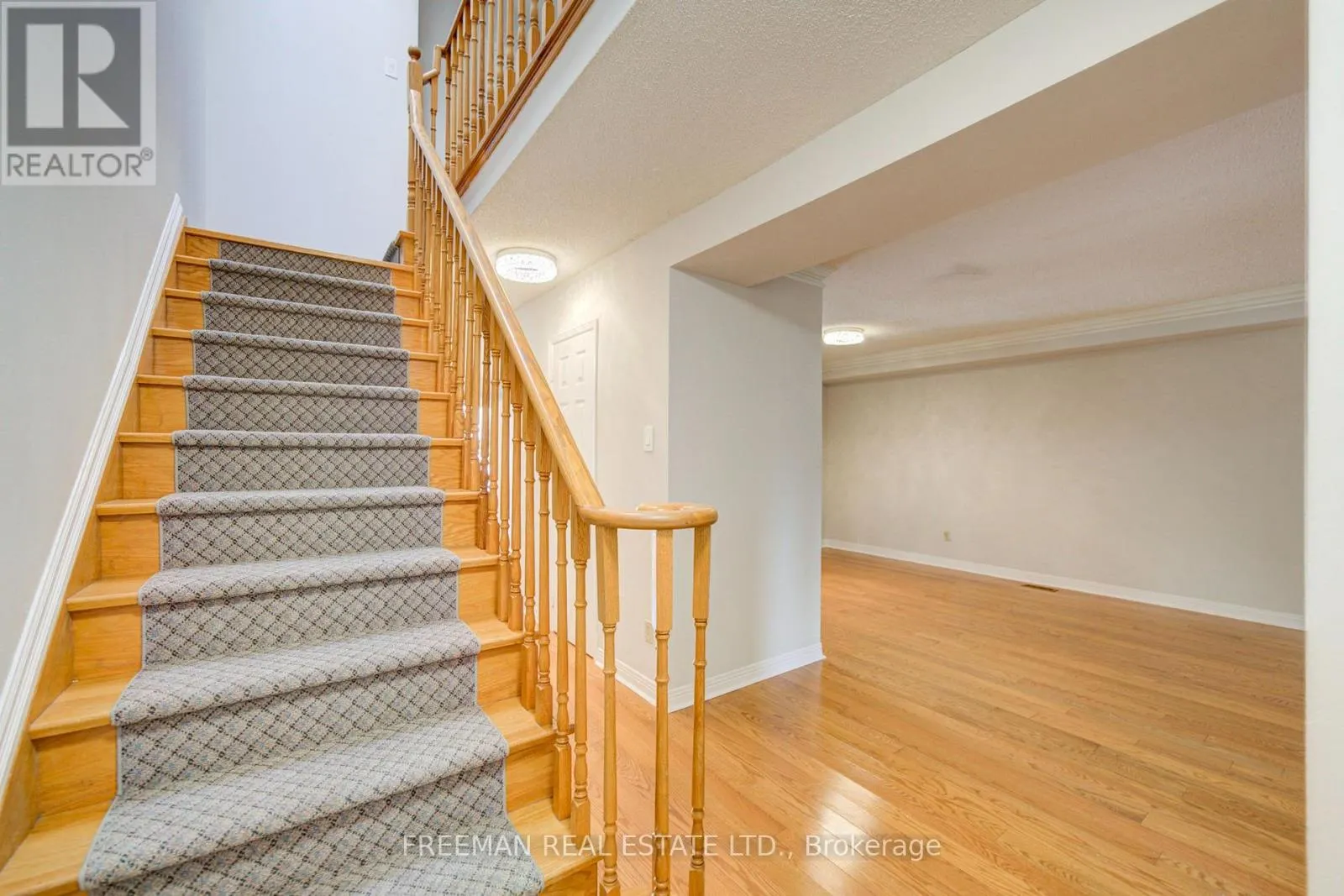 107 BROWNSTONE CIRCLE