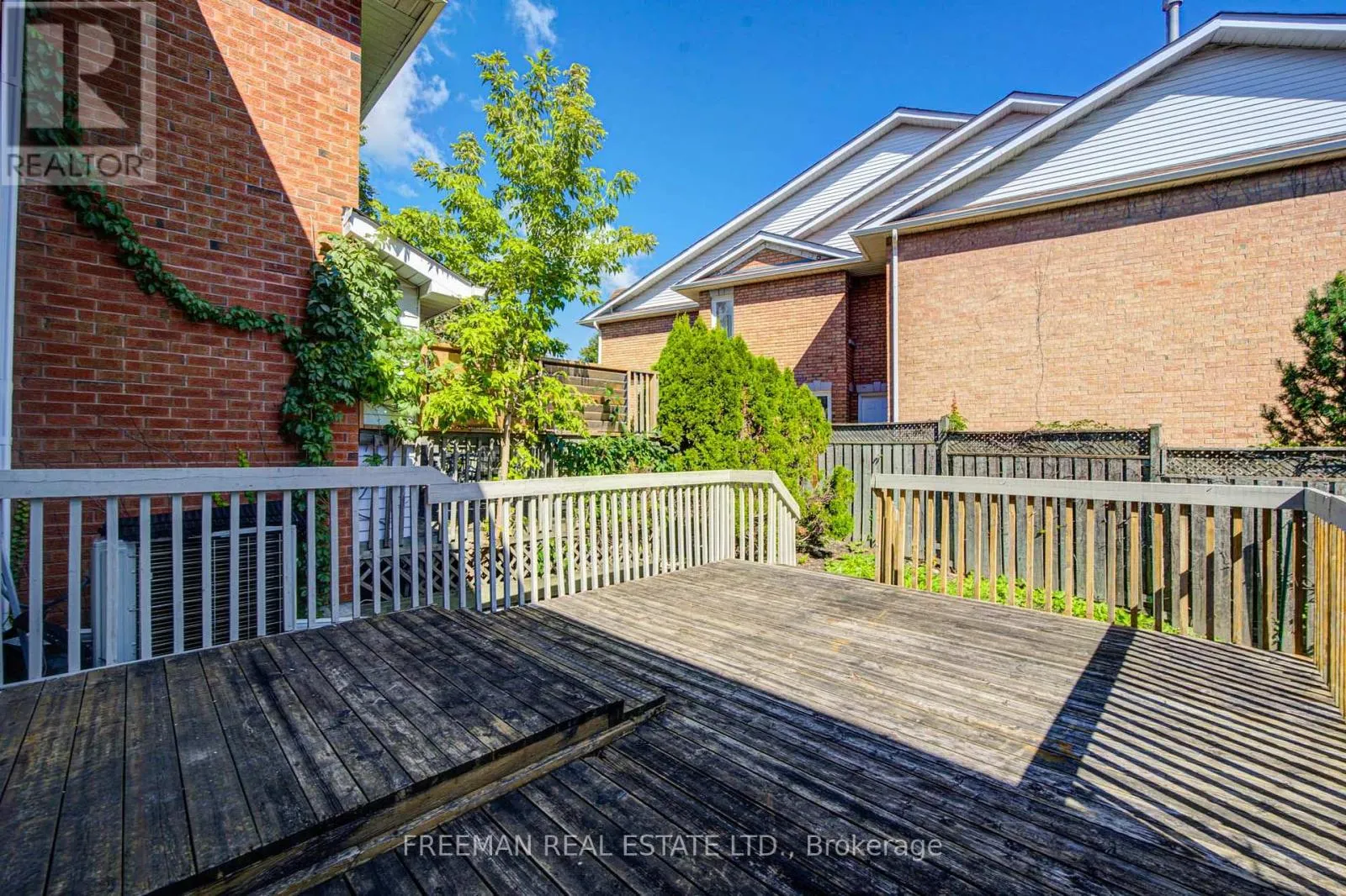 107 BROWNSTONE CIRCLE