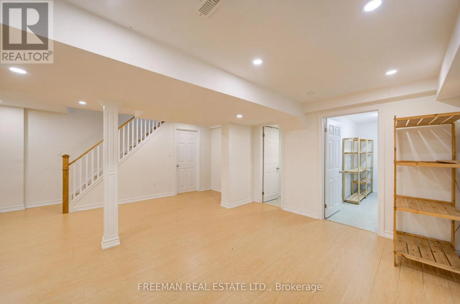 107 BROWNSTONE CIRCLE