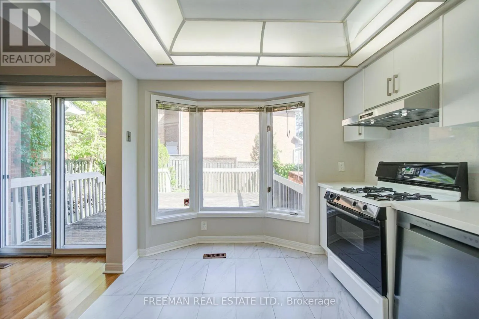 107 BROWNSTONE CIRCLE