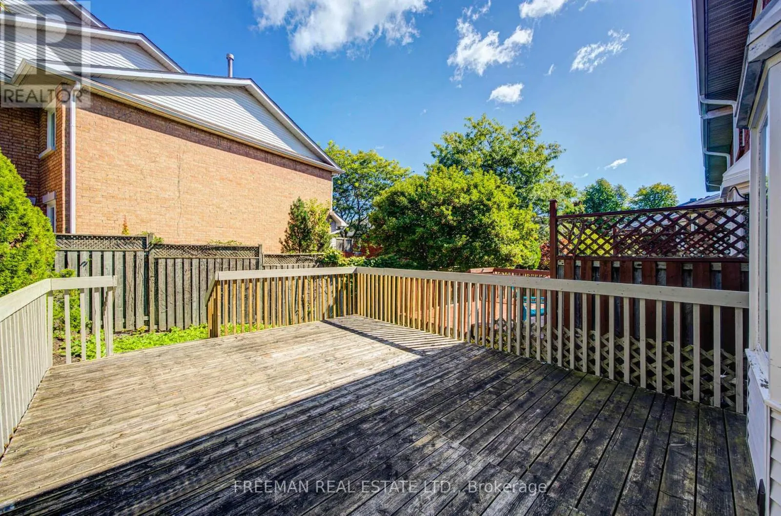 107 BROWNSTONE CIRCLE