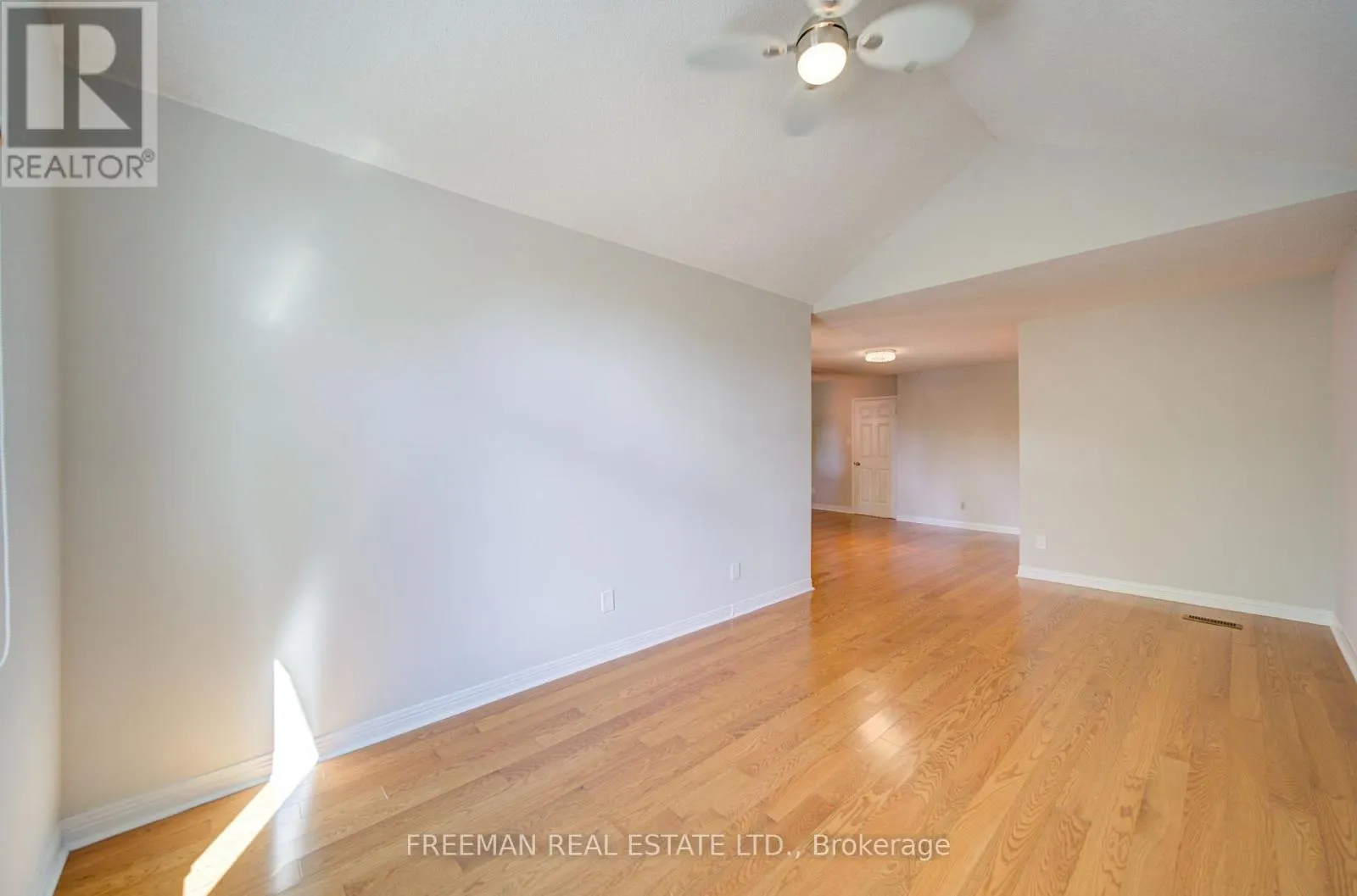 107 BROWNSTONE CIRCLE