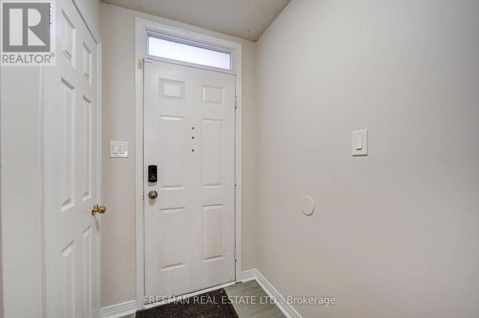 107 BROWNSTONE CIRCLE