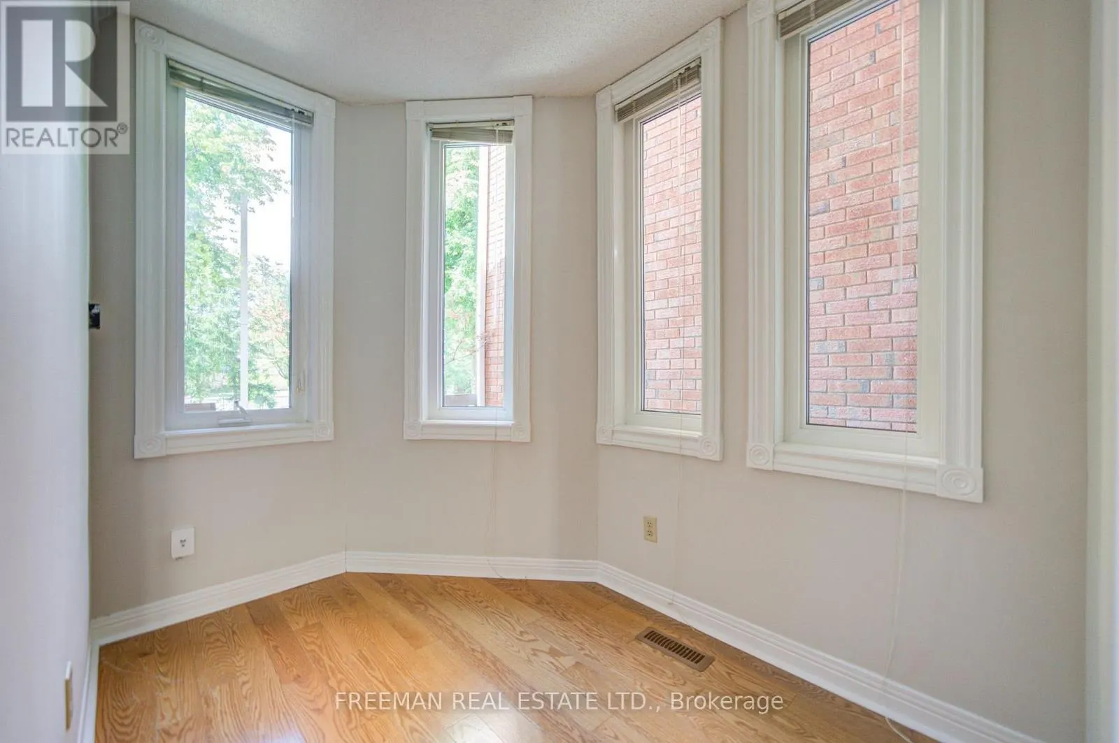 107 BROWNSTONE CIRCLE