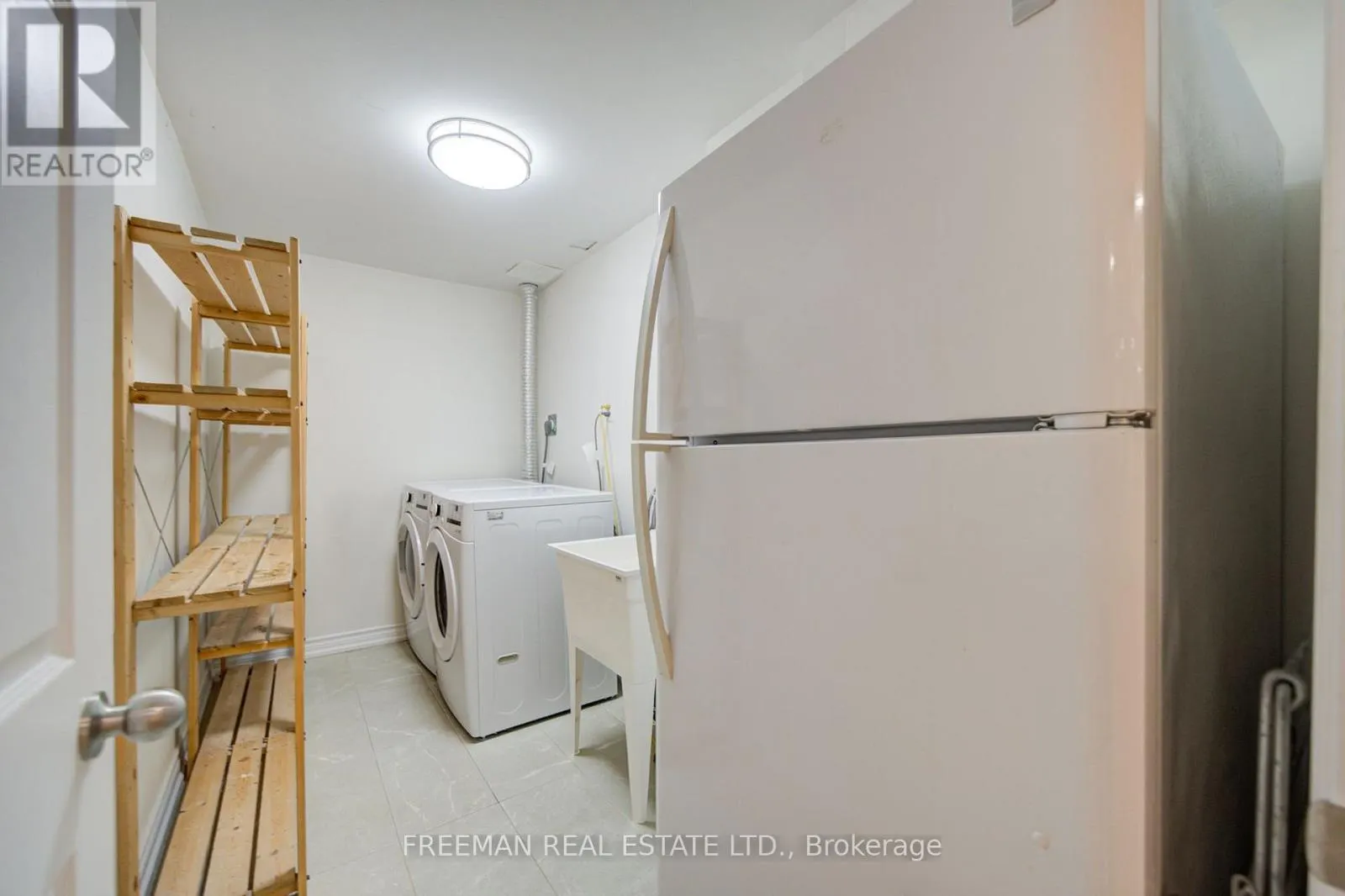 107 BROWNSTONE CIRCLE