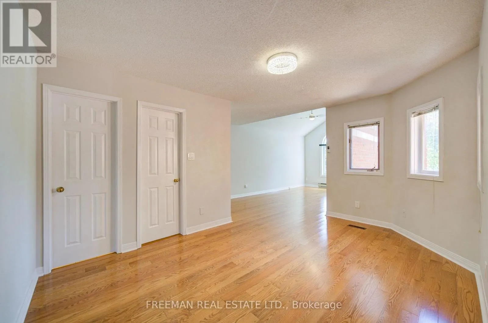 107 BROWNSTONE CIRCLE