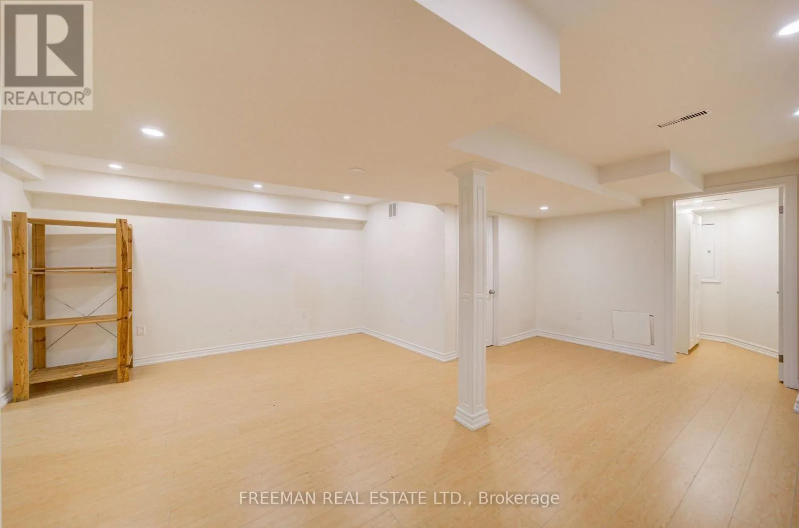 107 BROWNSTONE CIRCLE