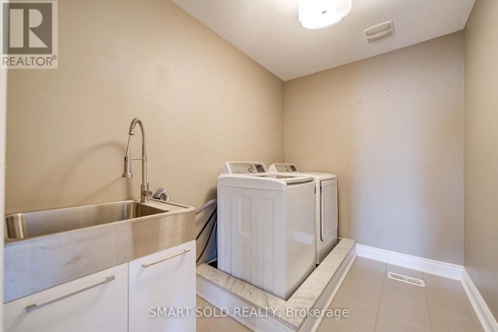982 WILBUR PIPHER CIRCLE