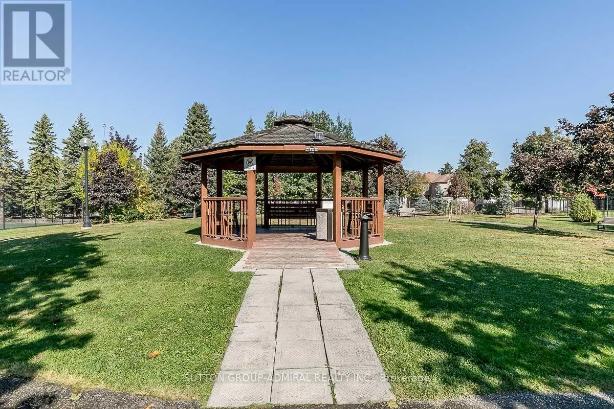 1002 - 11 TOWNSGATE DRIVE