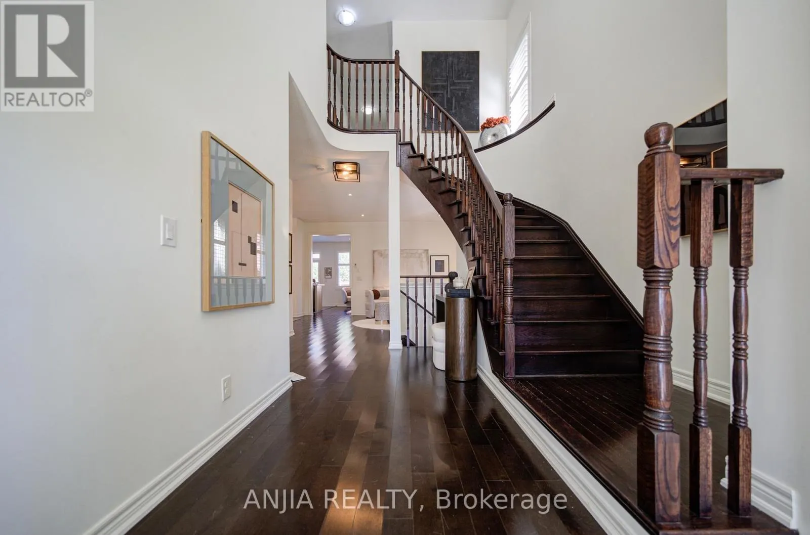 68 OLD FIELD CRESCENT