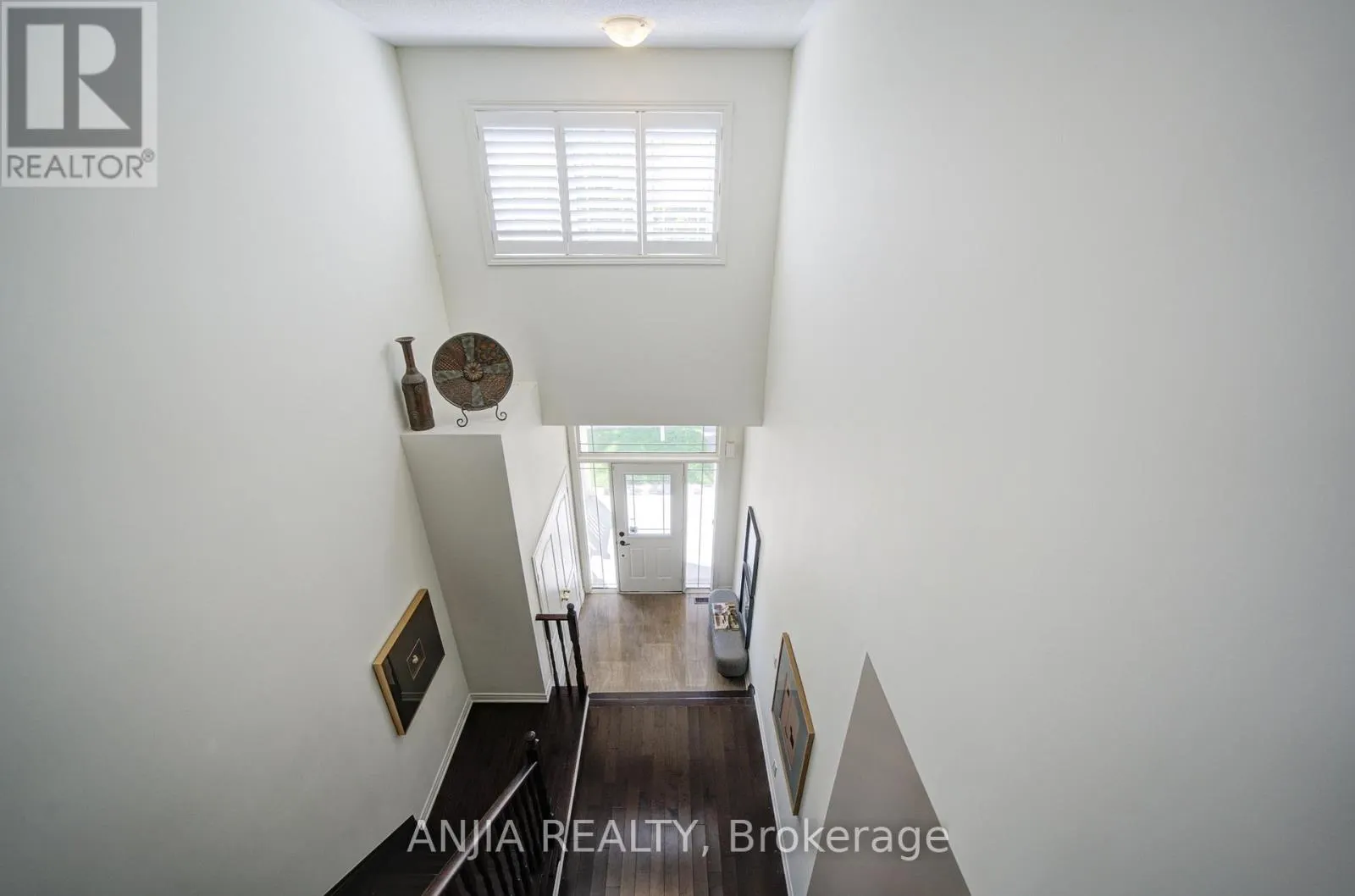 68 OLD FIELD CRESCENT