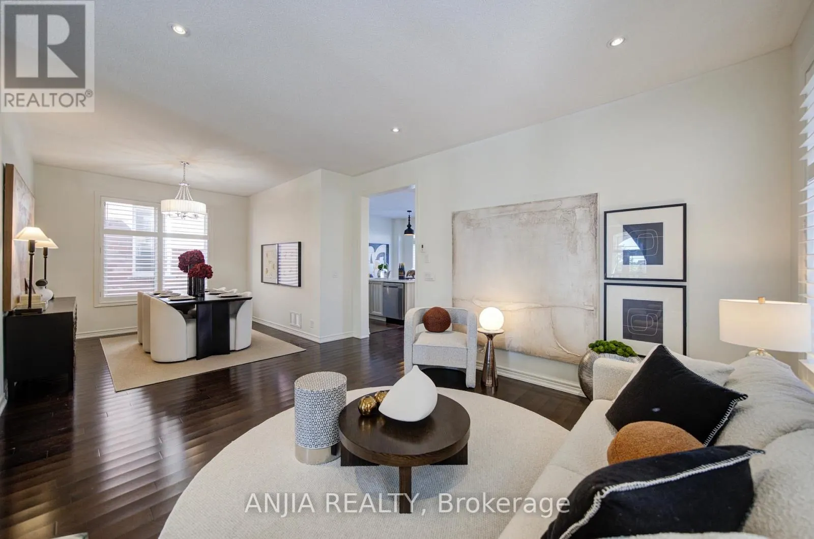 68 OLD FIELD CRESCENT
