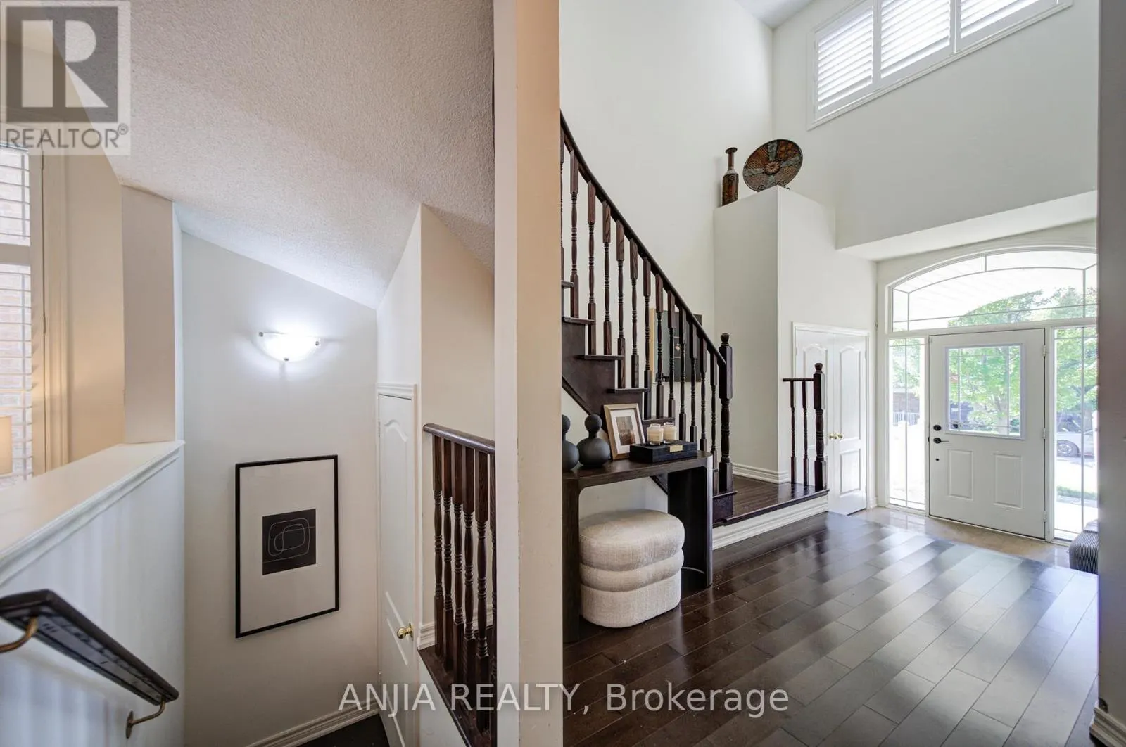 68 OLD FIELD CRESCENT