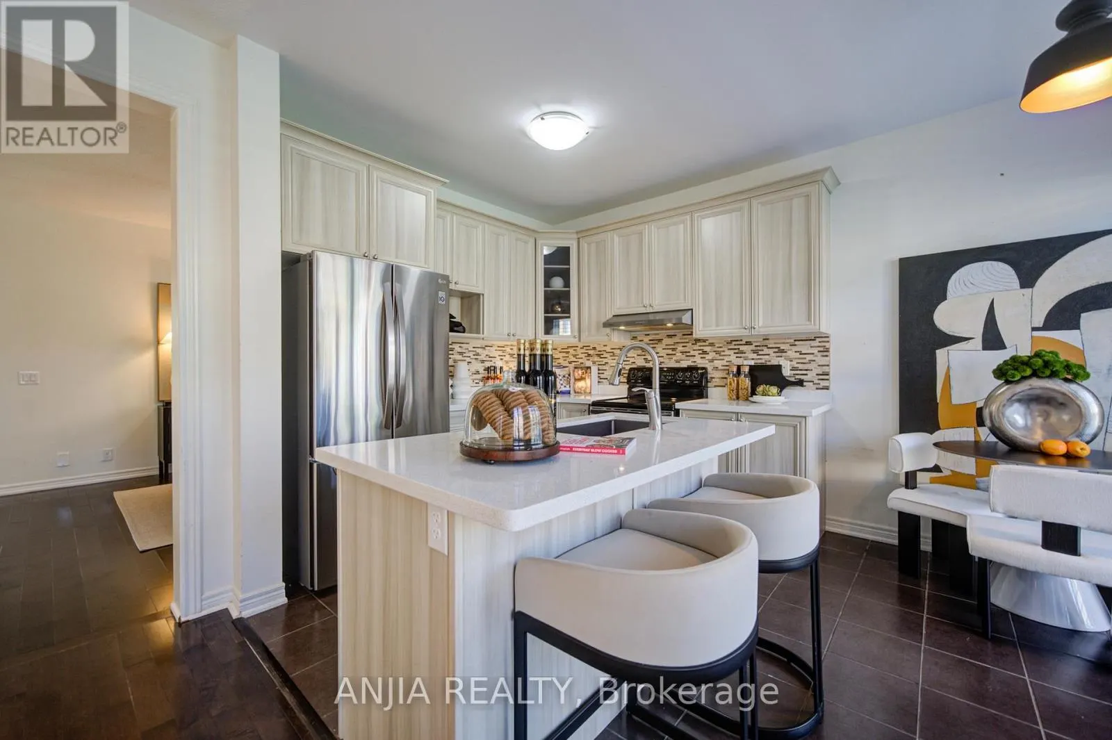68 OLD FIELD CRESCENT