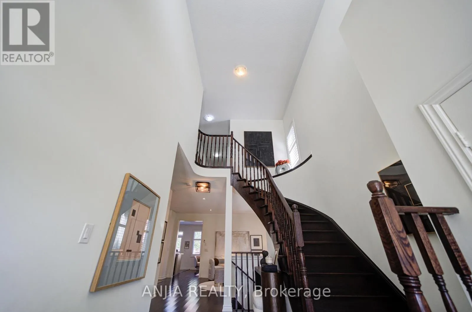 68 OLD FIELD CRESCENT