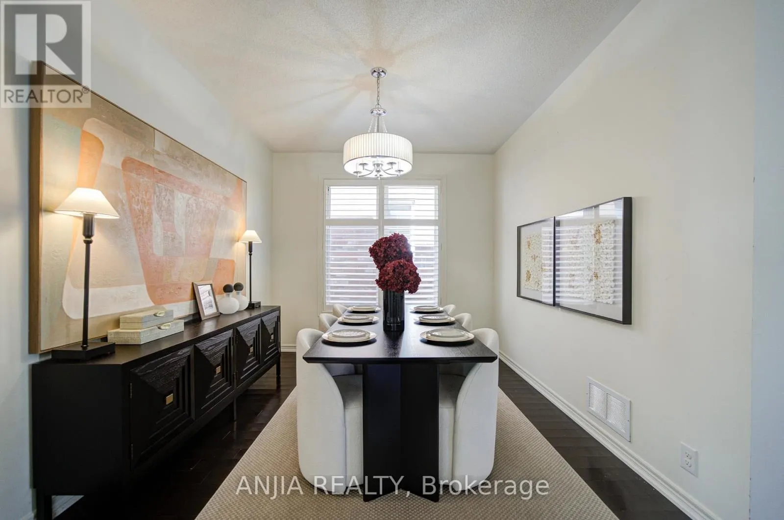 68 OLD FIELD CRESCENT