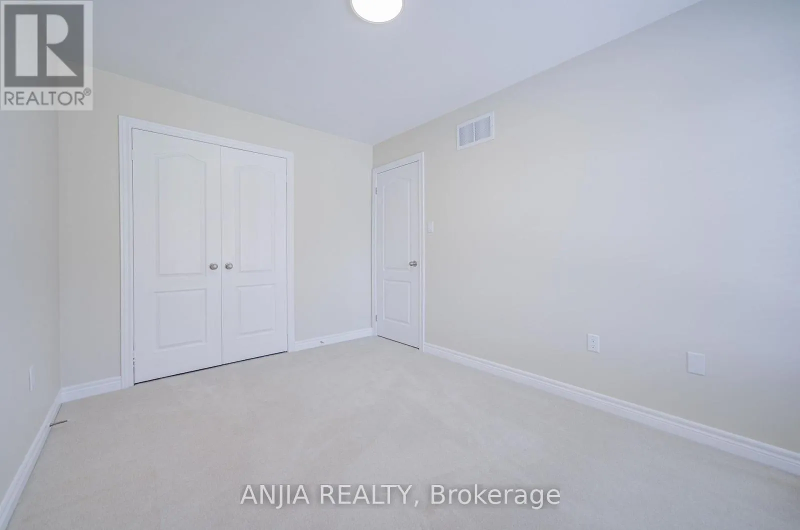 6 EXPEDITION CRESCENT