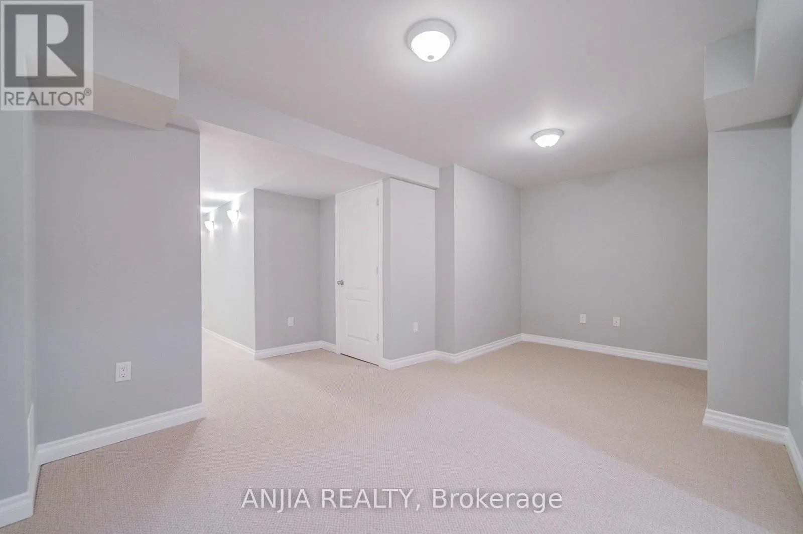 6 EXPEDITION CRESCENT