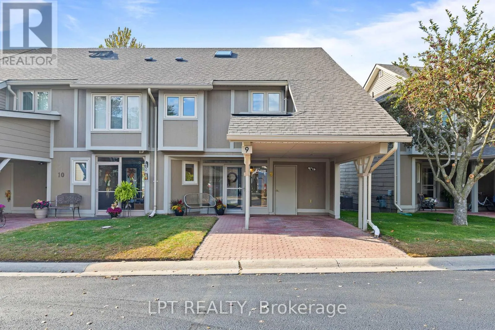 9 DAVY POINT CIRCLE