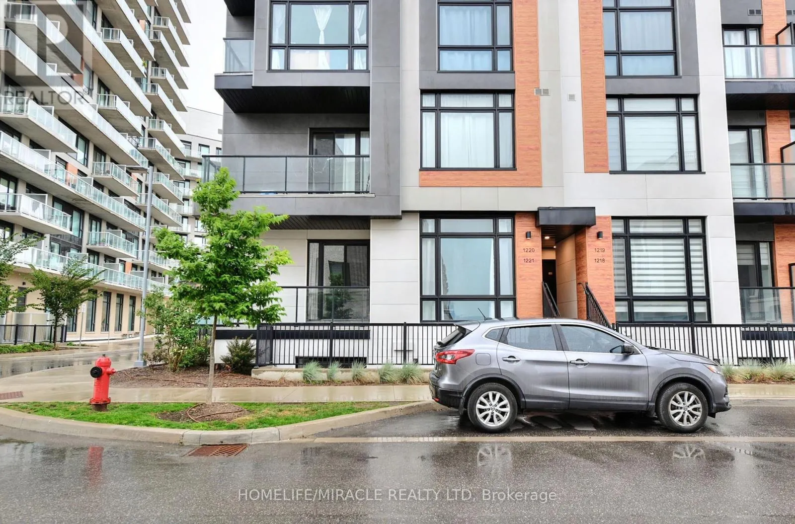 1221 - 8 DAVID EYER ROAD