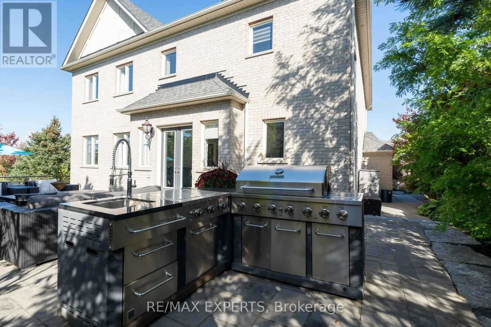 16 THOMAS NOBLE COURT