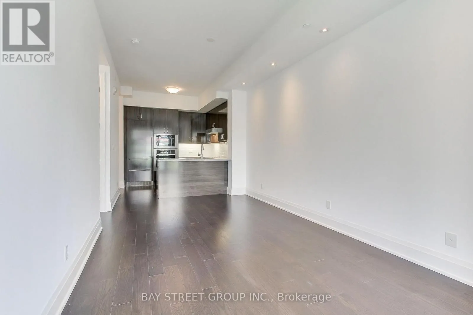 312 - 20 FRED VARLEY DRIVE