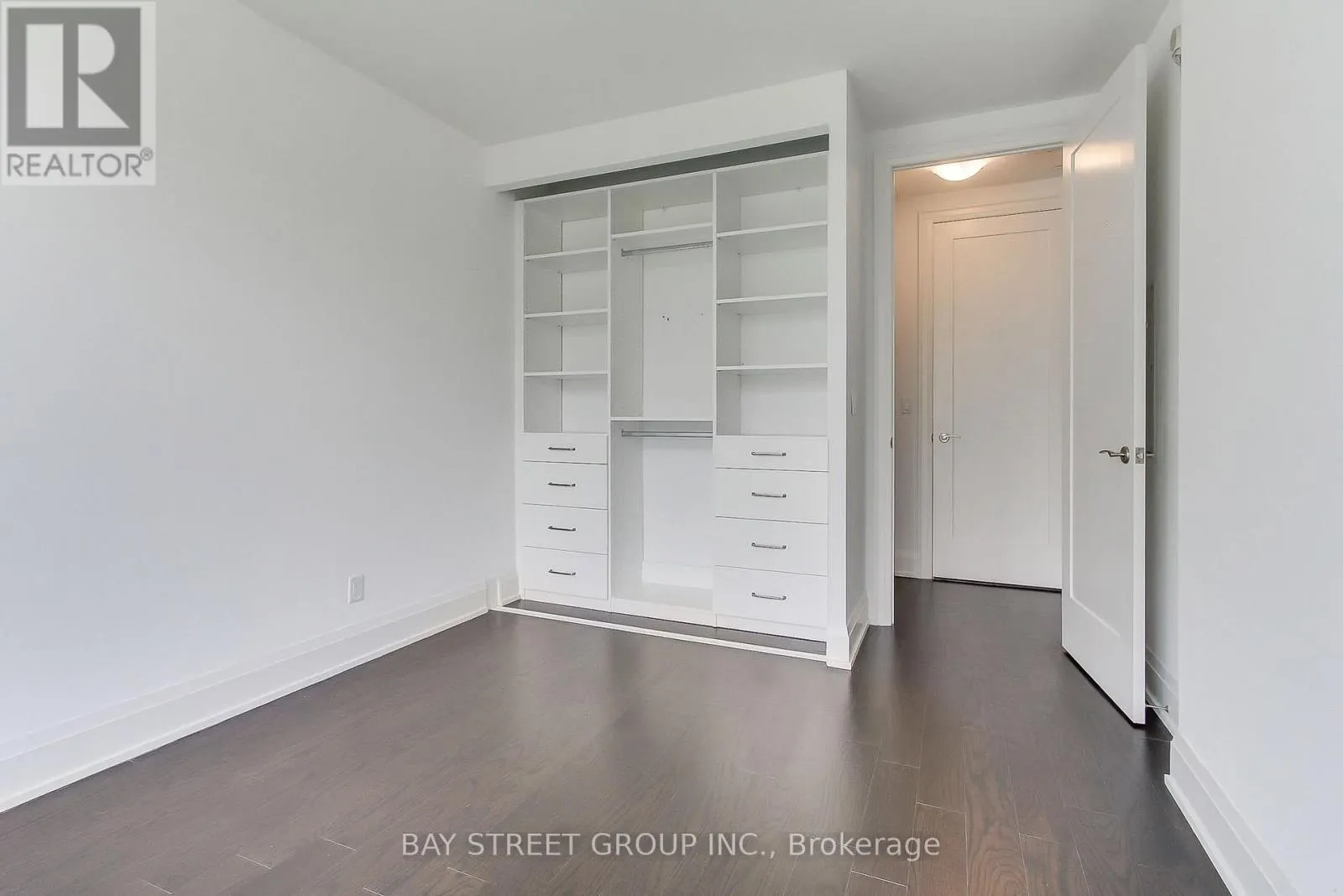 312 - 20 FRED VARLEY DRIVE