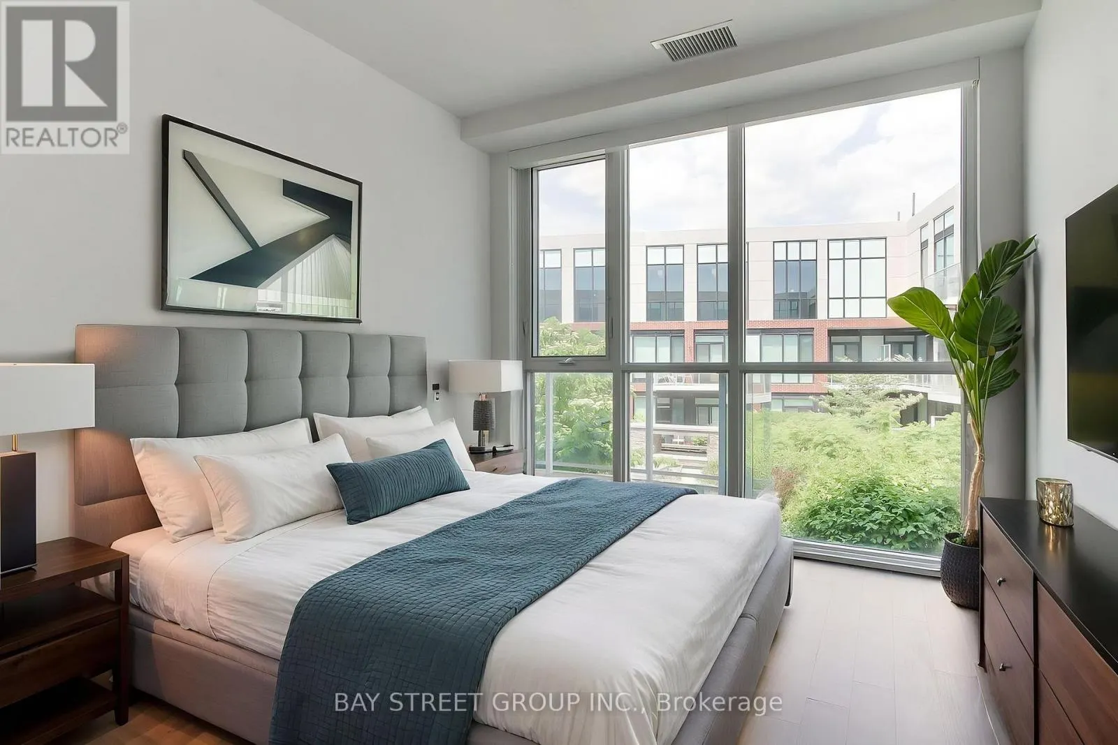 312 - 20 FRED VARLEY DRIVE