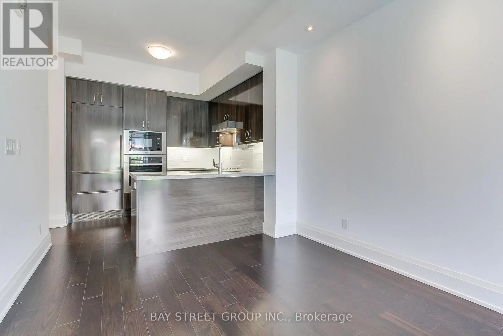 312 - 20 FRED VARLEY DRIVE