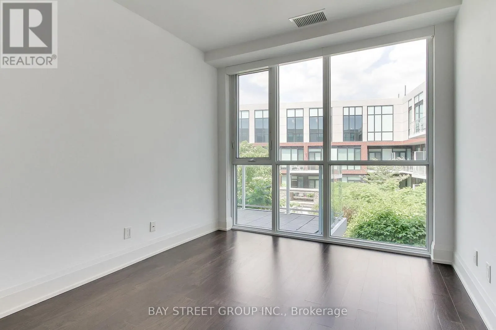 312 - 20 FRED VARLEY DRIVE