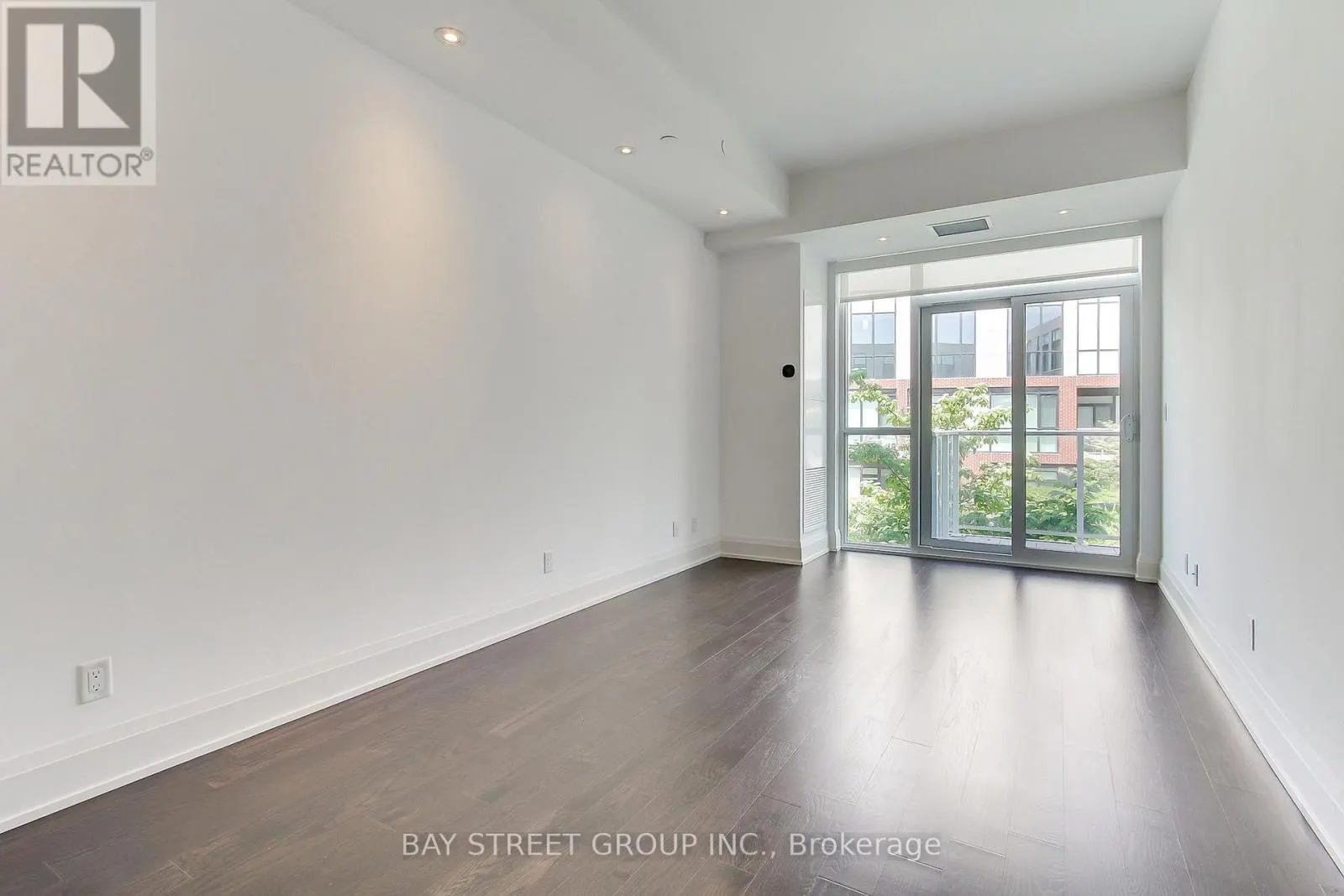 312 - 20 FRED VARLEY DRIVE