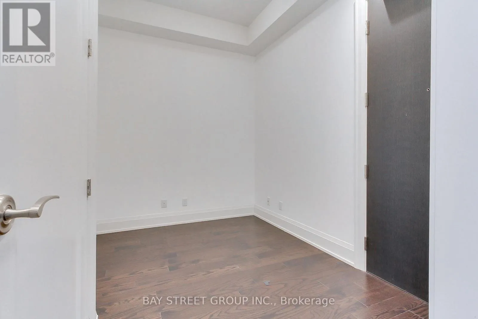 312 - 20 FRED VARLEY DRIVE