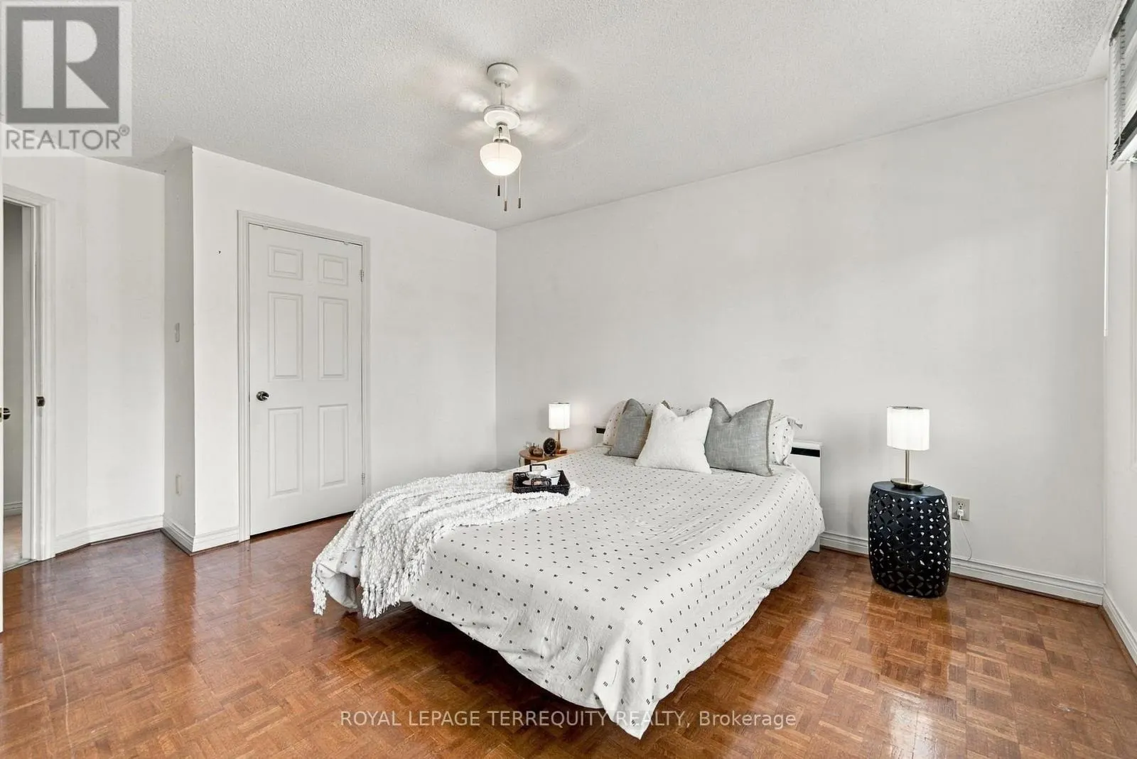 8 MALLORY AVENUE