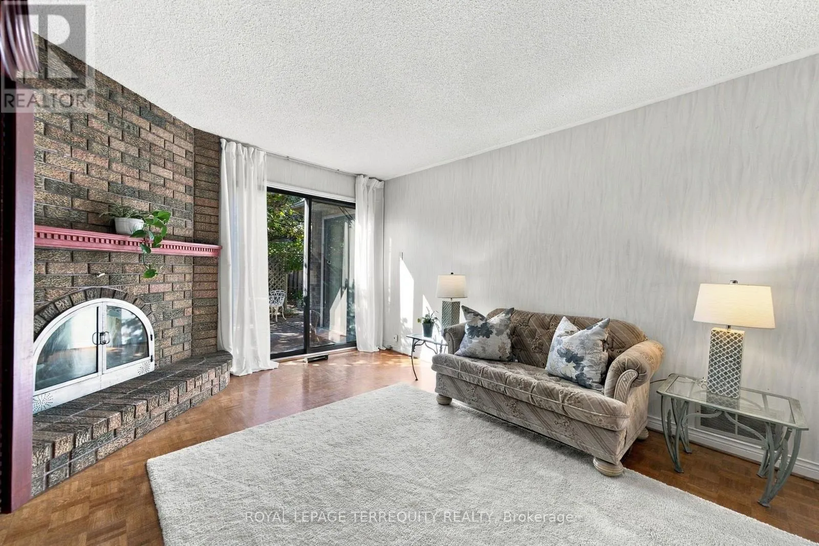 8 MALLORY AVENUE