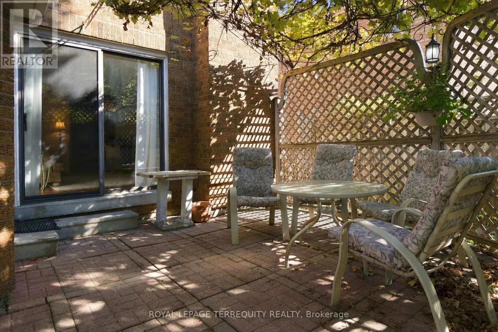 8 MALLORY AVENUE