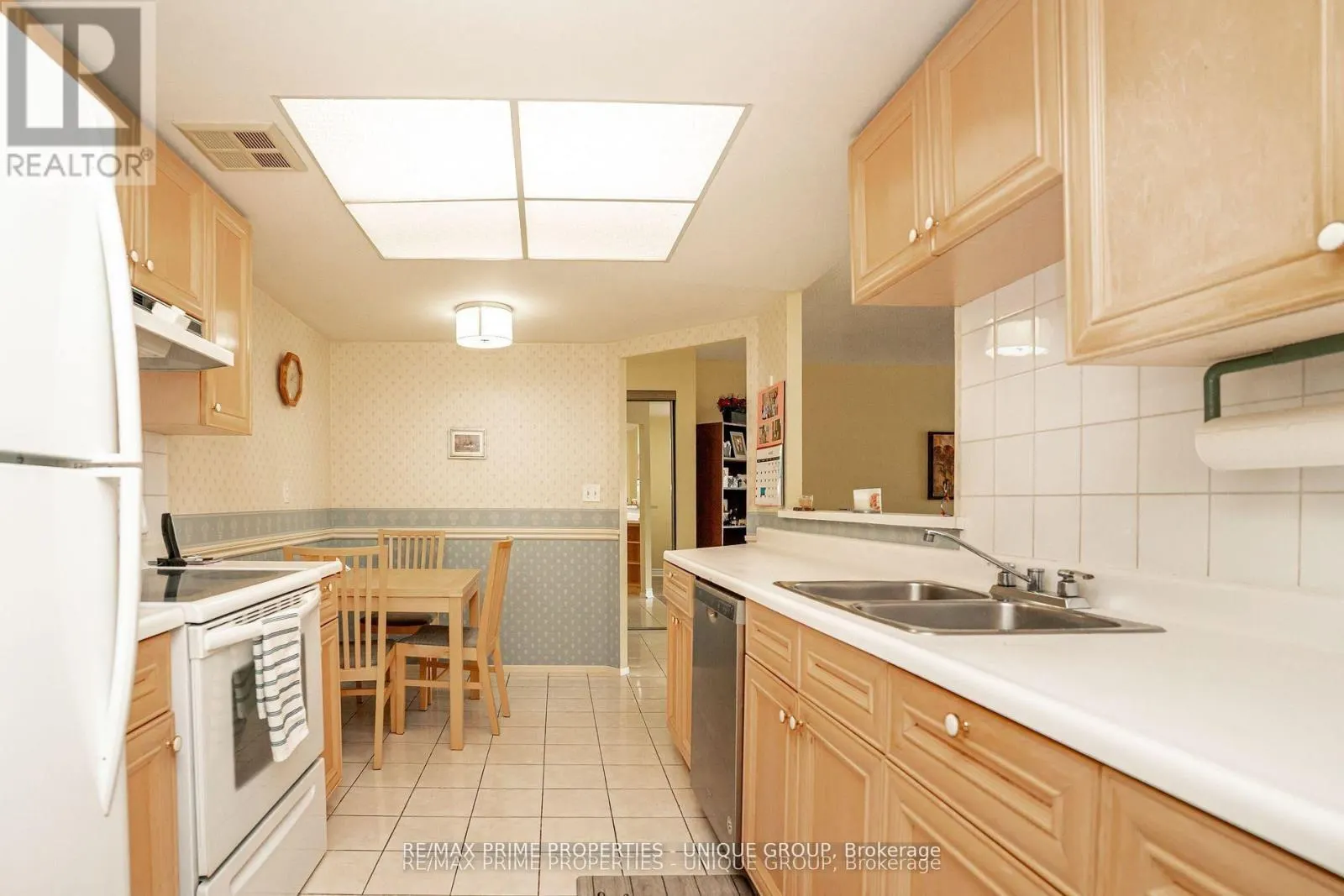 209 - 33 WELDRICK ROAD E