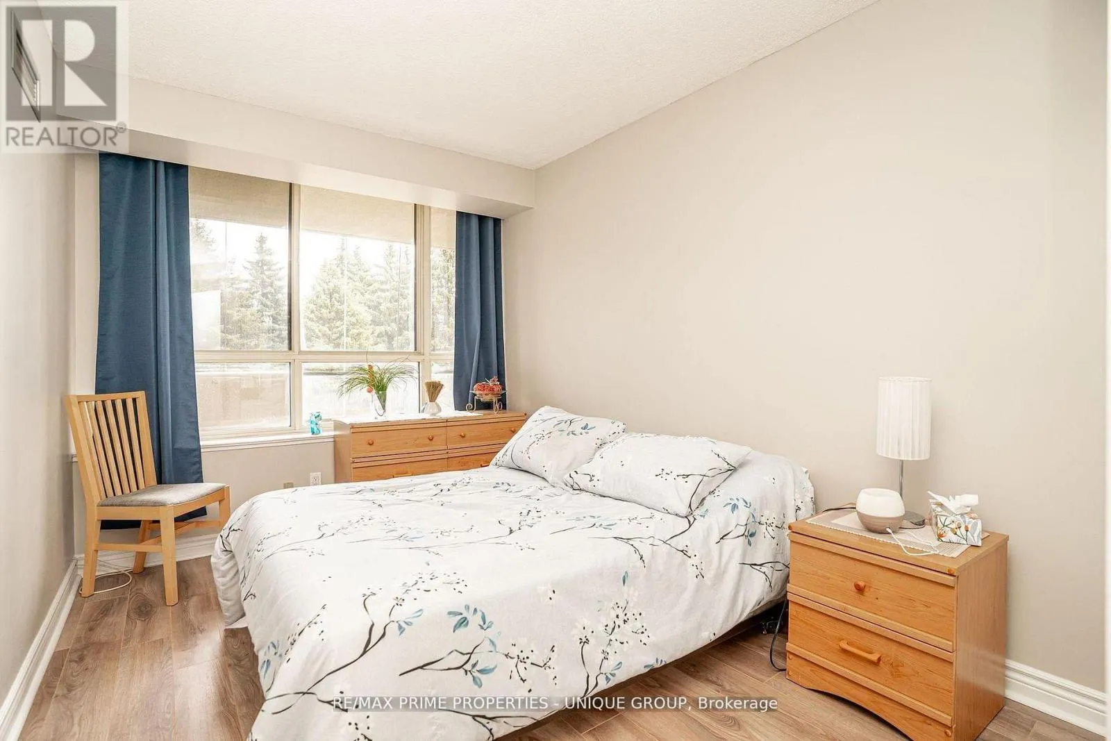 209 - 33 WELDRICK ROAD E