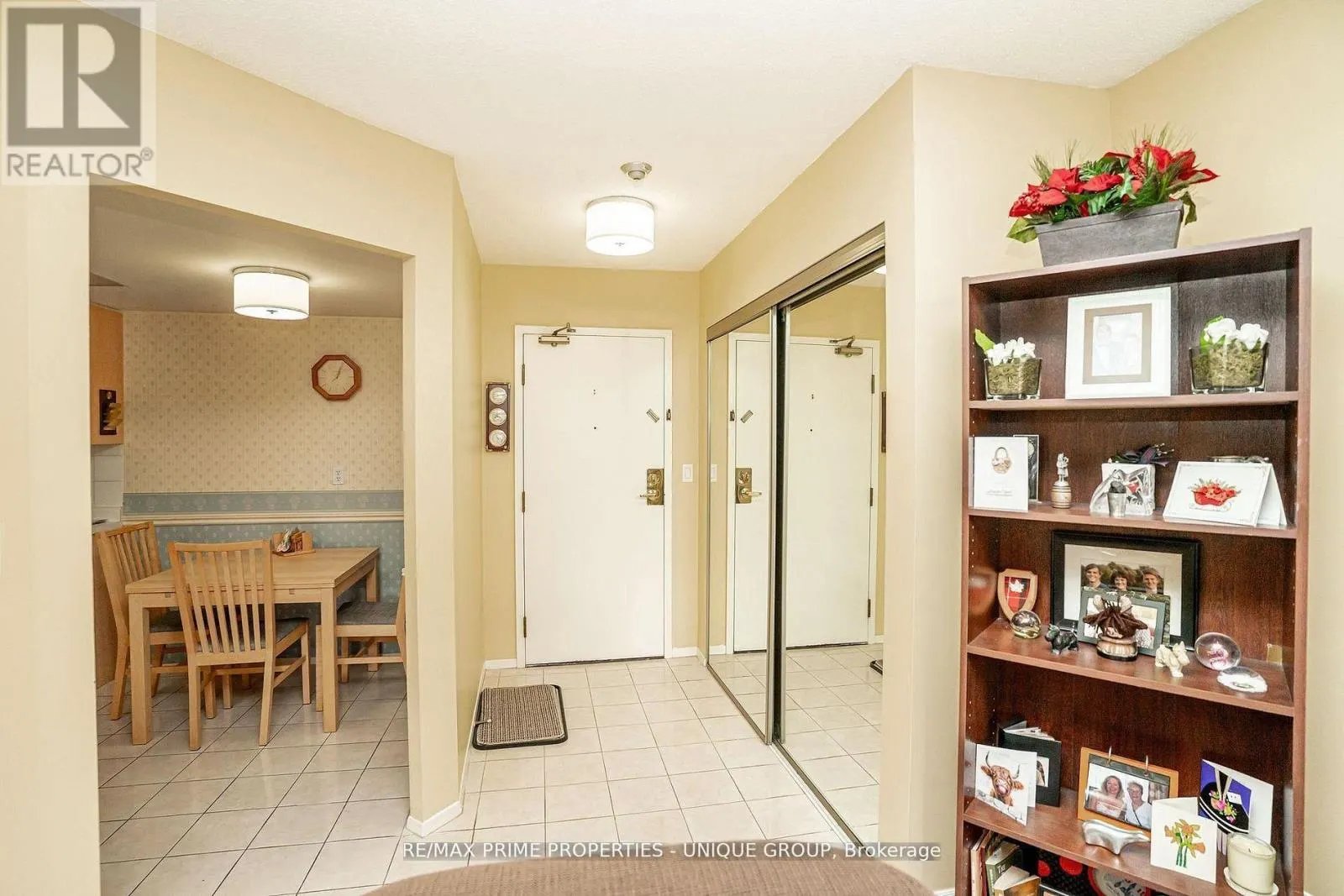 209 - 33 WELDRICK ROAD E
