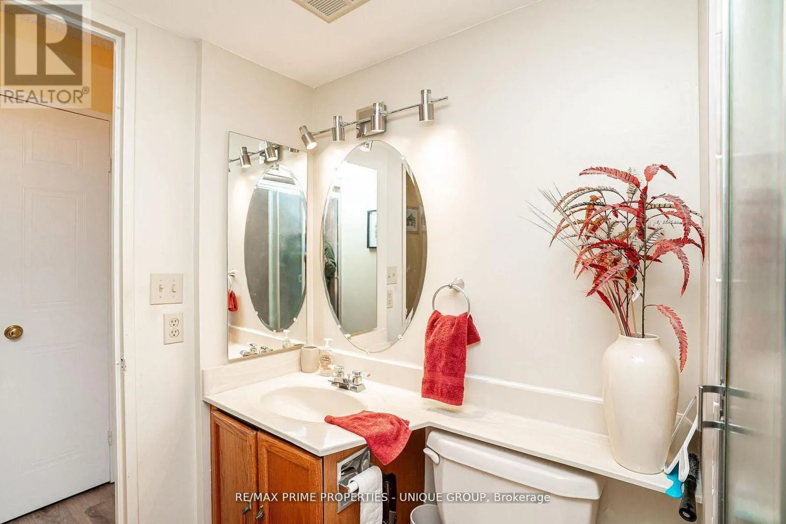209 - 33 WELDRICK ROAD E