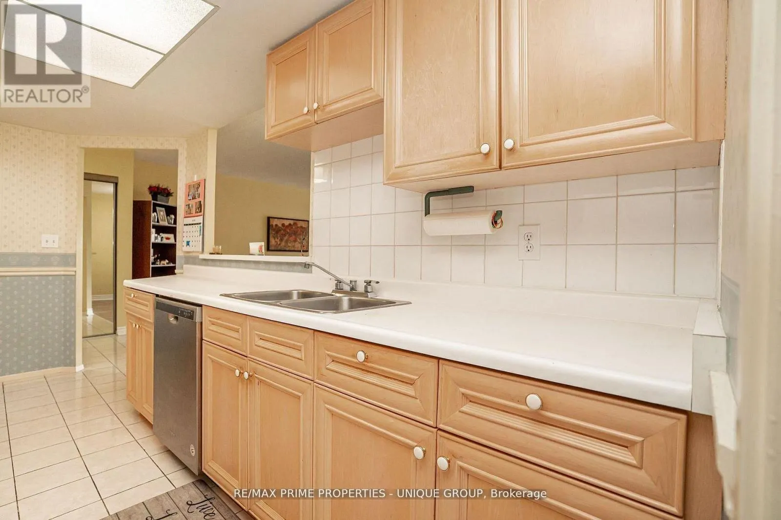 209 - 33 WELDRICK ROAD E